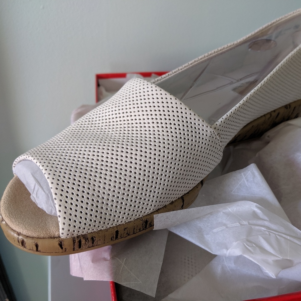 White Leather open toed size 12M NWT